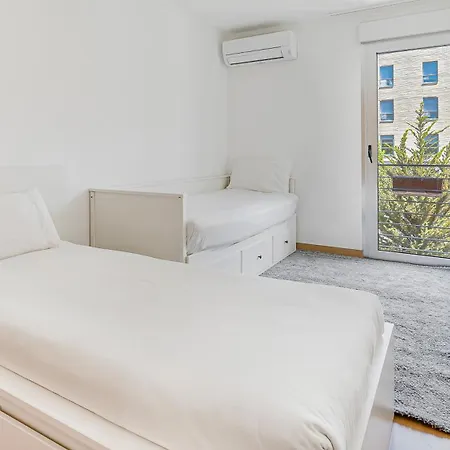 דירה Spacious Lumiar 3Br By Lovelystay ליסבון