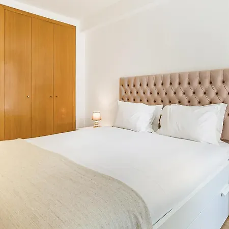 Spacious Lumiar 3Br By Lovelystay *