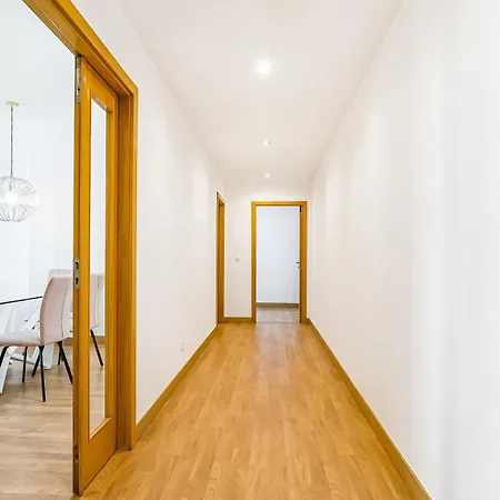 Uptown Urban Escape By Lovelystay