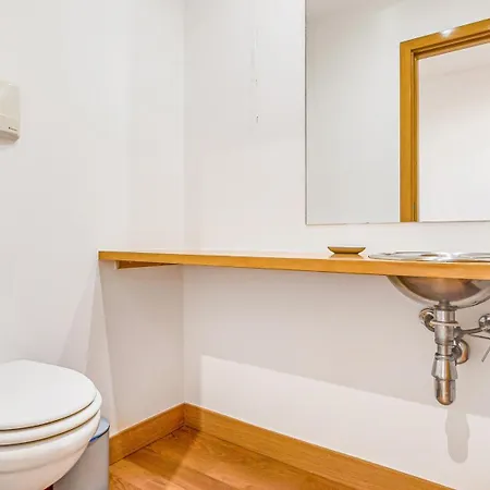 Uptown Urban Escape By Lovelystay *