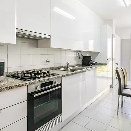 Spacious Lumiar 3Br By Lovelystay דירה *