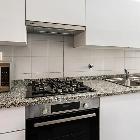 Uptown Urban Escape By Lovelystay *