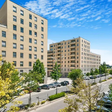 Uptown Urban Escape By Lovelystay Apartment *